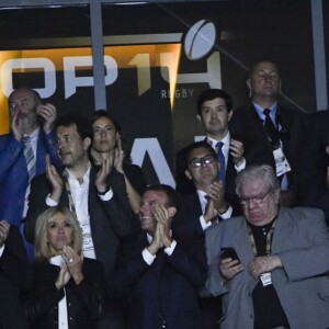 Le Président de la République Emmanuel Macron et sa femme la Première Dame Brigitte Macron (Trogneux) au concert de Mika après la finale du Top 14 français entre Montpellier et Castres au Stade de France à Paris, le 2 juin 2018. Le couple présidentiel est ensuite allé féliciter Mika dans les loges. © Pierre Perusseau/Bestimage