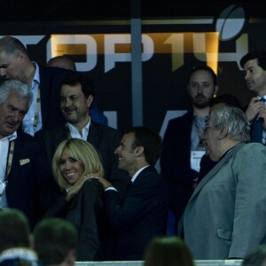 Le Président de la République Emmanuel Macron et sa femme la Première Dame Brigitte Macron (Trogneux) au concert de Mika après la finale du Top 14 français entre Montpellier et Castres au Stade de France à Paris, le 2 juin 2018. Le couple présidentiel est ensuite allé féliciter Mika dans les loges. © Pierre Perusseau/Bestimage