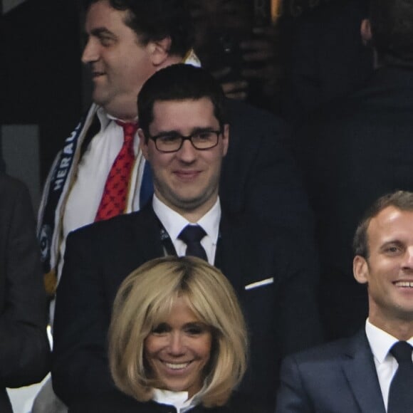 Le Président de la République Emmanuel Macron a été rejoint par sa femme la Première Dame Brigitte Macron (Trogneux) lors de la finale du Top 14 français entre Montpellier et Castres au Stade de France à Paris, le 2 juin 2018. © Pierre Perusseau/Bestimage