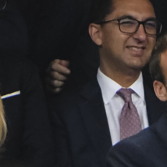 Le Président de la République Emmanuel Macron a été rejoint par sa femme la Première Dame Brigitte Macron (Trogneux) lors de la finale du Top 14 français entre Montpellier et Castres au Stade de France à Paris, le 2 juin 2018. © Pierre Perusseau/Bestimage