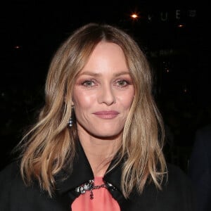 Vanessa Paradis ( elle porte le ruban blanc "Maintenant on agit") - Arrivées au Fouquet's et dîner pour la 43 ème cérémonie des Cesar le 2 mars 2018 © Stephane Vansteenkiste / Bestimage