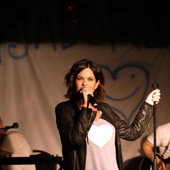 Exclusif - Charlotte Valandrey en concert au bateau théâtre "Le Nez Rouge" à Paris le 1er juin 2018. © Cédric Perrin/Bestimage