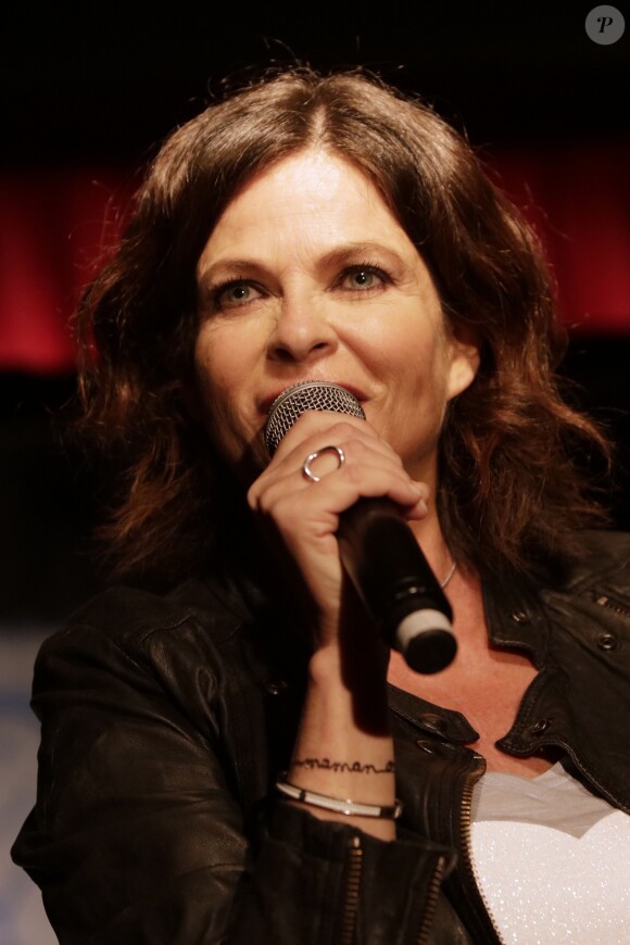 Exclusif - Charlotte Valandrey en concert au bateau théâtre "Le Nez Rouge" à Paris le 1er juin 2018. © Cédric Perrin/Bestimage