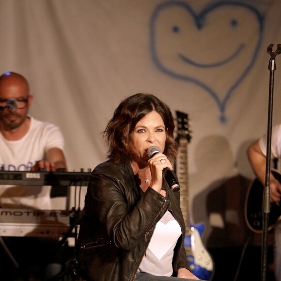 Exclusif - Charlotte Valandrey en concert au bateau théâtre "Le Nez Rouge" à Paris le 1er juin 2018. © Cédric Perrin/Bestimage