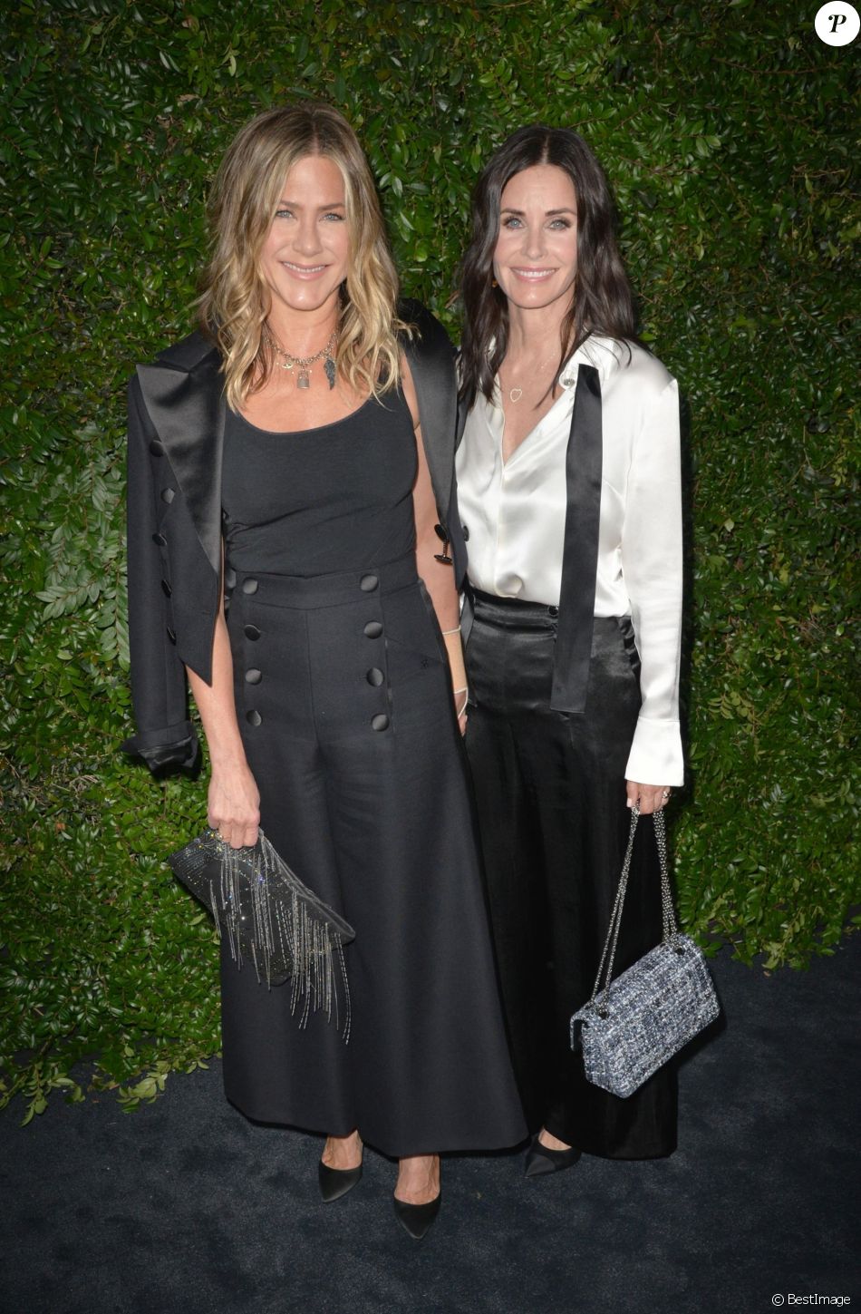  Jennifer  Aniston et Courtney  Cox au diner caritatif Chanel 