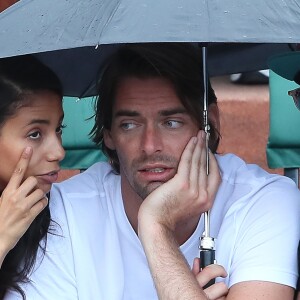 Camille Lacourt et Hajiba Fahmy - People dans les tribunes lors des internationaux de tennis de Roland Garros à Paris le 4 juin 2018.