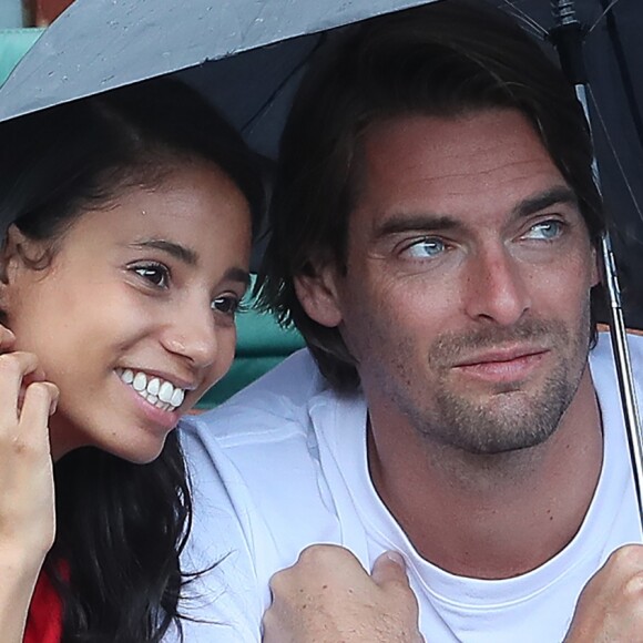 Camille Lacourt et Hajiba Fahmy - People dans les tribunes lors des internationaux de tennis de Roland Garros à Paris le 4 juin 2018.