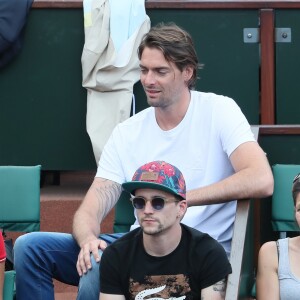 Camille Lacourt et Hajiba Fahmy - People dans les tribunes lors des internationaux de tennis de Roland Garros à Paris le 4 juin 2018.