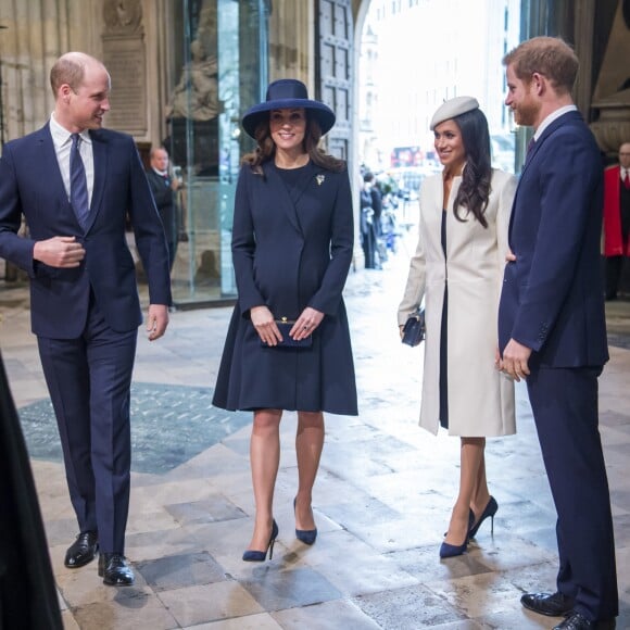 Le prince William, la duchesse Catherine de Cambridge (enceinte du prince Louis), la duchesse Meghan de Sussex (Meghan Markle) et le prince Harry réunis le 12 mars 2018 à Londres lors de la cérémonie du Commonwealth Day en l'abbaye Westminster.