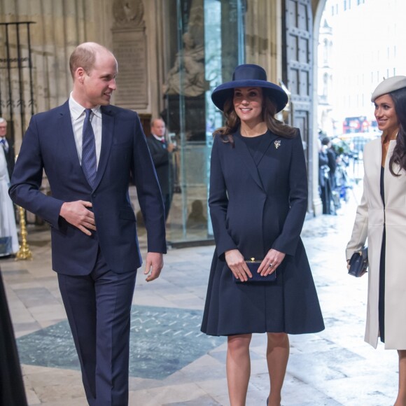 Le prince William, la duchesse Catherine de Cambridge (enceinte du prince Louis), la duchesse Meghan de Sussex (Meghan Markle) et le prince Harry réunis le 12 mars 2018 à Londres lors de la cérémonie du Commonwealth Day en l'abbaye Westminster.