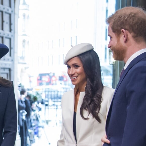 Le prince William, la duchesse Catherine de Cambridge (enceinte du prince Louis), la duchesse Meghan de Sussex (Meghan Markle) et le prince Harry réunis le 12 mars 2018 à Londres lors de la cérémonie du Commonwealth Day en l'abbaye Westminster.