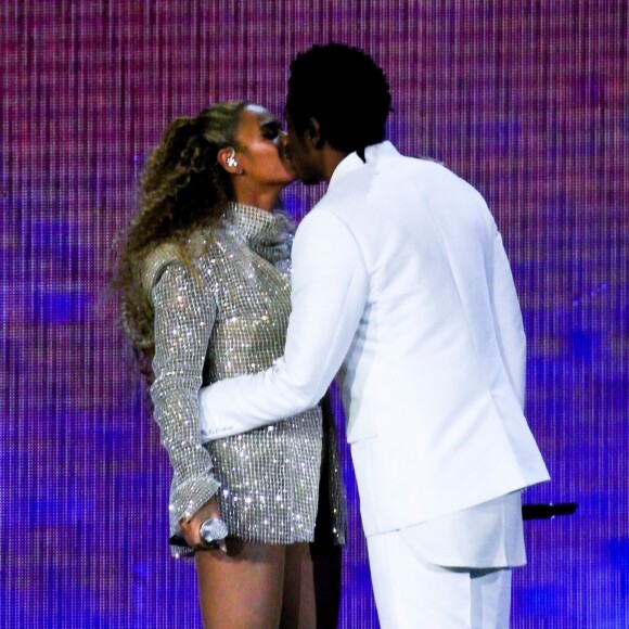 Beyoncé et JAY-Z donnent le coup d'envoi de la tournée "On The Run II" au Principality Stadium à Cardiff, le 6 juin 2018.