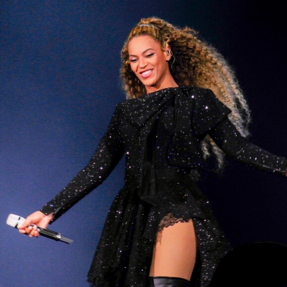 Beyoncé et JAY-Z donnent le coup d'envoi de la tournée "On The Run II" au Principality Stadium à Cardiff, le 6 juin 2018.
