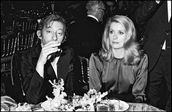 Serge Gainsbourg et Catherine Deneuve à Paris, en 1980. 