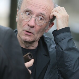 Philippe Geluck - Obsèques de Maurice Sinet (Siné) et de sa première femme Anik au cimetière de Montmartre à Paris. Le 11 mai 2016