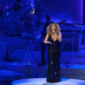 Mariah Carey (habillée en Hervé L.Leroux) en concert au Caesars Palace à Las Vegas. Le 6 mai 2015