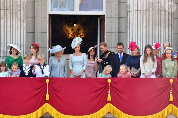 La princesse Beatrice d'York, la princesse Eugenie d'York, Camilla Parker Bowles, duchesse de Cornouailles, Kate Catherine Middleton, duchesse de Cambridge, Meghan Markle, duchesse de Sussex, le prince Harry, duc de Sussex, duc de Sussex, Peter Phillips, Autumn Phillips, Isla Phillips, Savannah Phillips, le prince George, Lady Helen Taylor et ses filles Eloise et Estella, le duc Edward de Kent - Les membres de la famille royale britannique lors du rassemblement militaire "Trooping the Colour" (le "salut aux couleurs"), célébrant l'anniversaire officiel du souverain britannique. Cette parade a lieu à Horse Guards Parade, chaque année au cours du deuxième samedi du mois de juin. Londres, le 9 juin 2018.