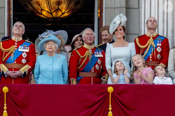 Le prince Andrew, La reine Elisabeth II d'Angleterre, Kate Catherine Middleton, duchesse de Cambridge, le prince William, duc de Cambridge, la princesse Charlotte, Savannah Phillips, le prince George - Les membres de la famille royale britannique lors du rassemblement militaire "Trooping the Colour" (le "salut aux couleurs"), célébrant l'anniversaire officiel du souverain britannique. Cette parade a lieu à Horse Guards Parade, chaque année au cours du deuxième samedi du mois de juin. Londres, le 9 juin 2018.