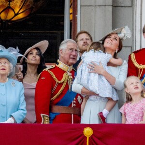 Le prince Andrew, la reine Elisabeth II d'Angleterre, Meghan Markle, duchesse de Sussex, le prince Harry, duc de Sussex, le prince Charles, Kate Catherine Middleton, duchesse de Cambridge, le prince William, duc de Cambridge, la princesse Charlotte, Savannah Phillips, le prince George, Isla Phillips, Eloise Taylor - Les membres de la famille royale britannique lors du rassemblement militaire "Trooping the Colour" (le "salut aux couleurs"), célébrant l'anniversaire officiel du souverain britannique. Cette parade a lieu à Horse Guards Parade, chaque année au cours du deuxième samedi du mois de juin. Londres, le 9 juin 2018.