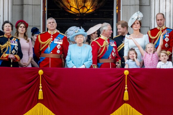 La princesse Anne, la princesse Eugenie d'York, le prince Andrew, duc d'York,la reine Elisabeth II d'Angleterre, Meghan Markle, duchesse de Sussex, le prince Harry, duc de Sussex, duc de Sussex, le prince Charles, Kate Catherine Middleton, duchesse de Cambridge, le prince William, duc de Cambridge, la princesse Charlotte, Savannah Phillips, le prince George - Les membres de la famille royale britannique lors du rassemblement militaire "Trooping the Colour" (le "salut aux couleurs"), célébrant l'anniversaire officiel du souverain britannique. Cette parade a lieu à Horse Guards Parade, chaque année au cours du deuxième samedi du mois de juin. Londres, le 9 juin 2018.
