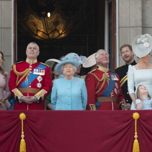 La princesse Anne, la princesse Beatrice d'York, le prince Andrew, duc d’York, la princesse Eugenie d’York, Camilla Parker Bowles, duchesse de Cornouailles, la reine Elisabeth II d’Angleterre, le prince Charles, prince de Galles, le prince Harry, duc de Sussex, Meghan Markle, duchesse de Sussex, le prince William, duc de Cambridge, Catherine (Kate) Middleton, duchesse de Cambridge, la princesse Charlotte de Cambridge, le prince George de Cambridge, Savannah Phillips, Isla Phillips, Eloïse Taylor et Estella Taylor, Autumn Phillips - Les membres de la famille royale britannique lors du rassemblement militaire "Trooping the Colour" (le "salut aux couleurs"), célébrant l'anniversaire officiel du souverain britannique. Cette parade a lieu à Horse Guards Parade, chaque année au cours du deuxième samedi du mois de juin. Londres, le 9 juin 2018.