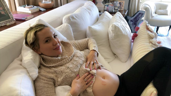 Kate Hudson enceinte : Elle dévoile son ventre encore plus rond !