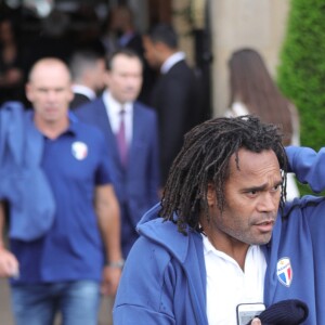 Christian Karembeu - Les joueurs de football de l'équipe de France 98 championne du monde quittent l'hôtel Crillon à l'occasion du 20ème anniversaire de leur victoire. Paris le 11 juin 2018.