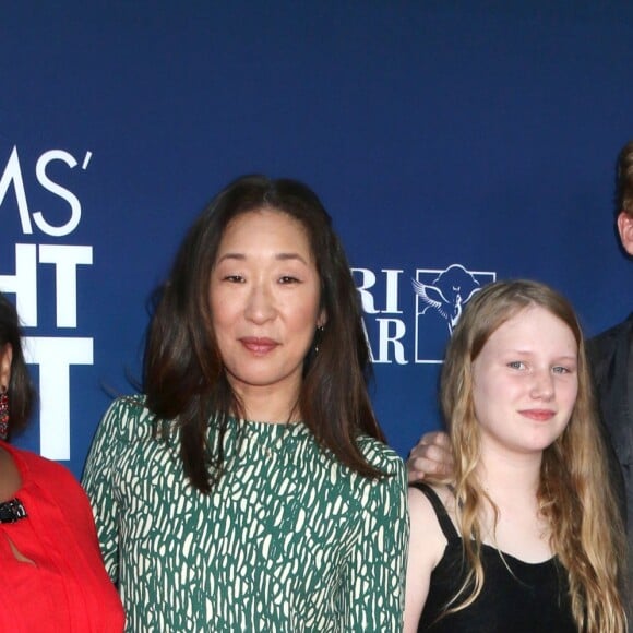 Chandra Wilson, Sandra Oh, Kevin McKidd et sa fille Iona à la première de "Mom's Night Out" à Hollywood, le 30 avril 2014