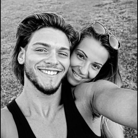 Denitsa Ikonomova partage une photo avec Rayane Bensetti pour fêter les trois ans de leur victoire dans "Danse avec les stars". Instagram, le 29 novembre 2017.