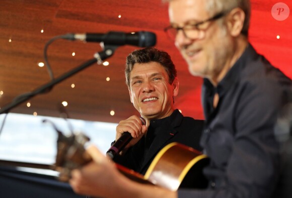 Exclusif - Marc Lavoine en concert privé organisé par la station M Radio sur un bateau mouche qui naviguait sur la Seine à Paris, le 12 juin 2018. © Dominique Jacovides/Bestimage