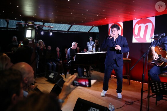 Exclusif - Marc Lavoine en concert privé organisé par la station M Radio sur un bateau mouche qui naviguait sur la Seine à Paris, le 12 juin 2018. © Dominique Jacovides/Bestimage