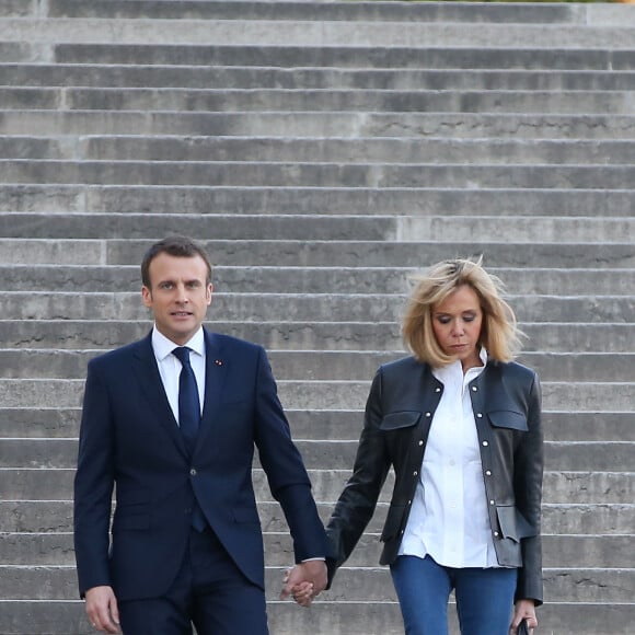 Le président de la République Emmanuel Macron et sa femme la Première Dame Brigitte Macron arrivent au palais de Chaillot, à Paris, France, le 15 avril 2018. Le président de la République est l'invité de BFMTV, RMC et Mediapart pour une grande interview en direct par les journaliste J.J.Bourdin, pour BFMTV et RMC, et E.Plenel, directeur de Mediapart. © Dominique Jacovides/Bestimage