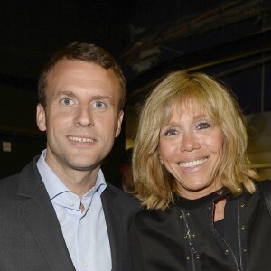 Semi-exclusif - Emmanuel Macron et sa femme Brigitte Macron - Jour 4 - People en backstage du concert de Michel Polnareff à l'AccorHotels Arena de Paris le 11 mai 2016. © Coadic Guirec/Bestimage