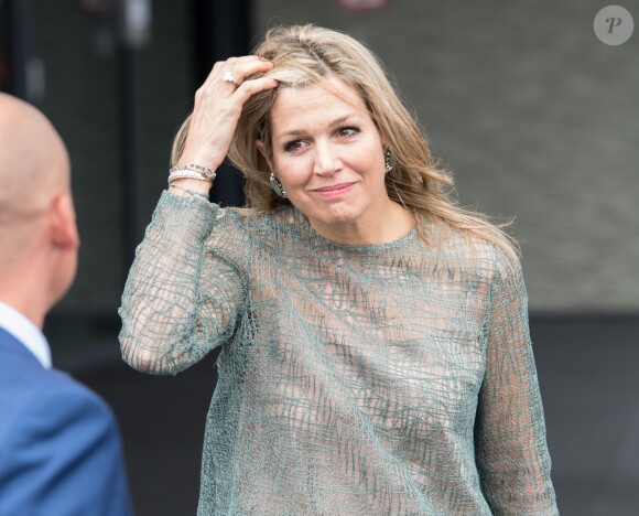 La reine Maxima des Pays-Bas visite le centre de thérapie proton à l'hôpital universitaire de Groningen le 19 juin 2018.