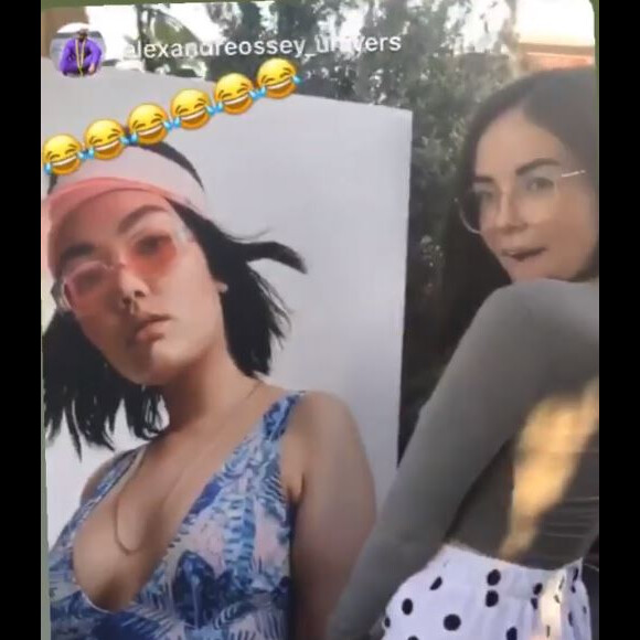 Agathe Auproux prend la pose avec son "sosie" lors de la soirée Asos à Paris, le 19 juin 2018.