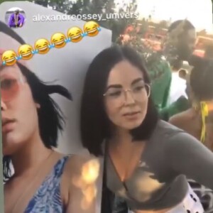 Agathe Auproux prend la pose avec son "sosie" lors de la soirée Asos à Paris, le 19 juin 2018.