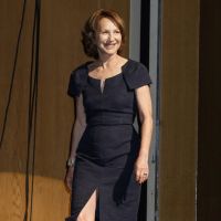 Nathalie Baye : Sans Laura Smet mais avec la pétillante Julie Gayet au Japon