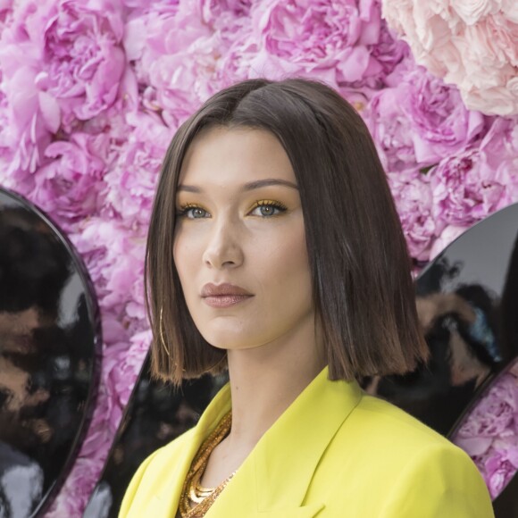 Bella Hadid - Photocall du défilé de mode Dior Homme collection Printemps-Eté 2019 à la Garde Républicaine lors de la fashion week à Paris, le 23 juin 2018. © Olivier Borde/Bestimage