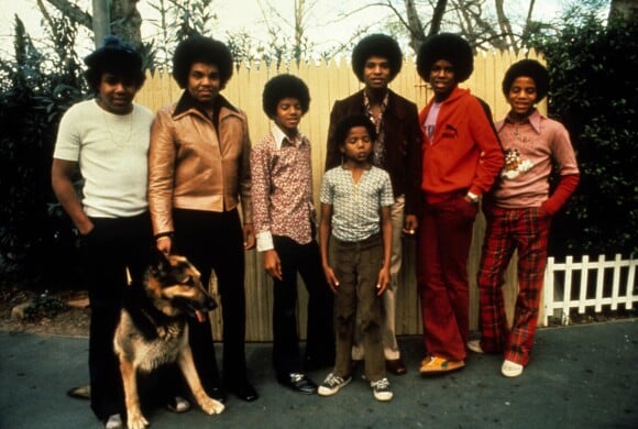 Michael Jackson, Jermaine Jackson, Jackie Jackson, Marlon Jackson, Tito Jackson, Randy Jackson et leur père Joe. Date inconnue © Rolf Bublitz/Globe Photos/ZUMAPRESS/Bestimage