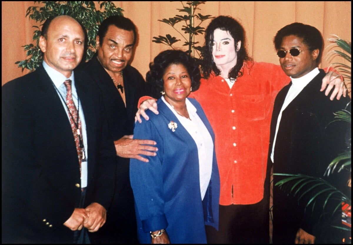 Photo Michael Jackson et ses parents, Katherine et Joe Jackson, à