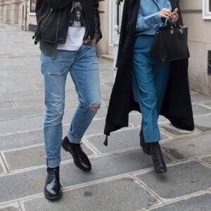 Exclusif - Céline Dion et son danseur Pepe Munoz sont allés déjeuner au restaurant italien Paparazzi au square de l'Opéra-Louis Jouvet et sont ensuite allés faire du shopping chez Dior avenue Montaigne et chez Balmain rue François 1er avant de revenir à l'hôtel Royal Monceau à Paris, France, le 8 août 2017.