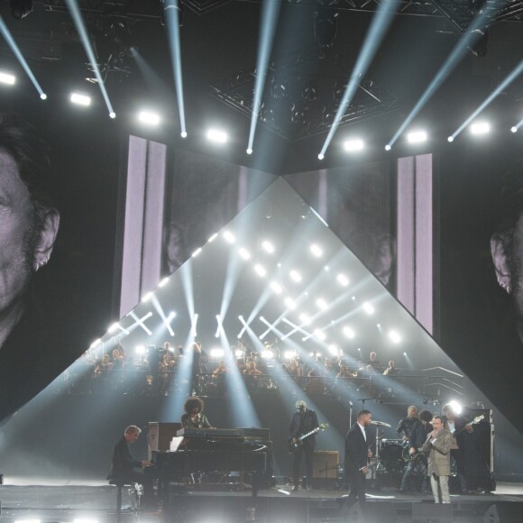 Slimane (Slimane Nebchi), Florent Pagny, Yarol Poupaud et Philippe Almosnino pendant l'hommage à Johnny Hallyday - 33ème Cérémonie des Victoires de la Musique à la Seine musicale de Boulogne-Billancourt, France, le 9 février 2018. © Coadic Guirec/Bestimage  33rd Victoires de la Musique, the annual French music awards ceremony, at the Seine Musicale concert hall in Boulogne-Billancourt, near Paris, France, on February 9, 2018.09/02/2018 - Boulogne-Billancourt