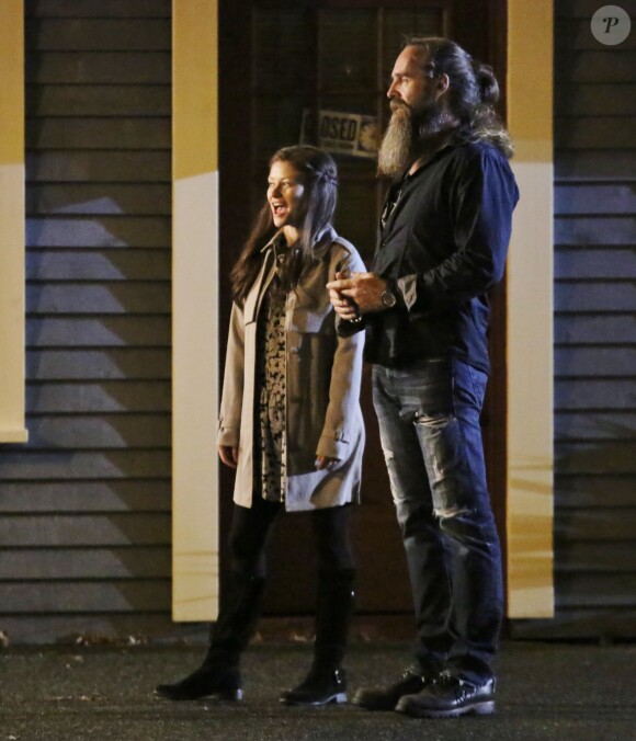 Exclusif - Emilie de Ravin sur le tournage de nuit de 'Once Upon A Time' à Vancouver. Emilie reprend le tournage de la saison 6 de la série seulement quelques mois après l'accouchement de son premier enfant. Le 18 août 2016