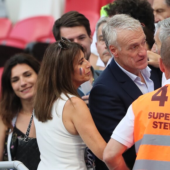 Didier Deschamps avec sa femme Claude et leur fils Dylan à la fin de France-Argentine en 8e de finale de la Coupe du monde de football le 30 juin 2018 à Kazan en Russie. © Cyril Moreau/Bestimage