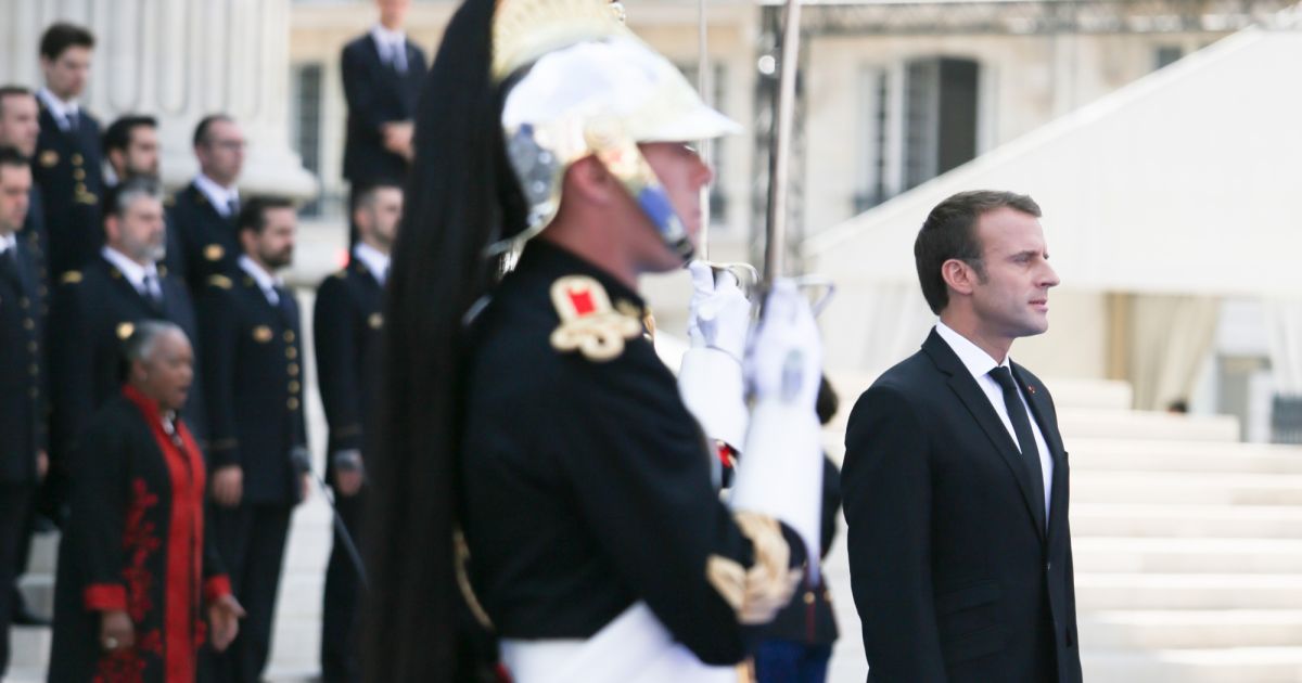 Barbara Hendricks et Emmanuel Macron, président de la République Cérémonie d'entrée de Simone