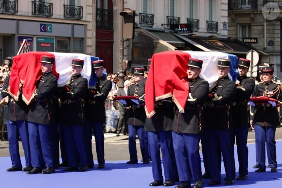 Entrée de Simone et Antoine Veil au Panthéon, Paris, France, le 1er juillet 2018. Les deux cercueils seront disposés dans la nef du Panthéon, où le public pourra leur rendre hommage © Stéphane Lemouton / Bestimage