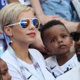 Isabelle Matuidi (femme de Blaise Matuidi) et son fils Eden - Célébrités dans les tribunes opposant la France à l'Argentine lors des 8ème de finale de la Coupe du monde à Kazan en Russie, le 30 juin 2018. © Cyril Moreau/Bestimage