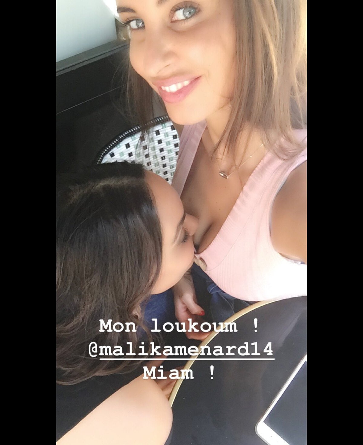 Photo : Valérie Bègue et Malika Ménard complices et coquines - Insta story,  2 juillet 2018 - Purepeople