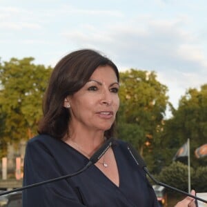 La maire de Paris Anne Hidalgo et Line Renaud - Soirée du 90e anniversaire de Line Renaud sur le bateau Potel & Chabot "Pavillon Seine" à Paris le 2 juillet 2018. © Coadic Guirec/Bestimage