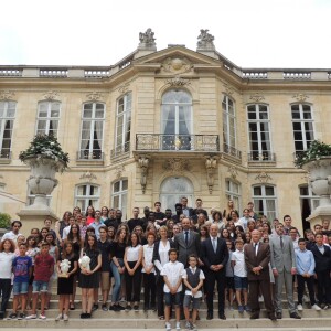 Remise du 6e Prix de l'audace artistique et culturelle de la Fondation Culture et Diversité à l'hôtel de Matignon à Paris, le 29 juin 2018. Les lauréas étaient entourés du premier ministre Edouard Philippe, de Jamel Debbouze, de l'homme d'affaires et philantrophe Marc Ladreit de lacharrière, de la ministre de la Culture Françoise Nyssen et du ministre de l'Education national Jean-Michel Blanquer.